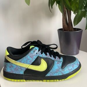 Women Size 8 Nike Dunk Low SE
Acid Wash Baltic Blue Volt Shoes 6.5Y
